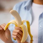 nevyhazujte-bananovou-slupku-k-cemu-je-dobra-a-jak-ji.webp.webp